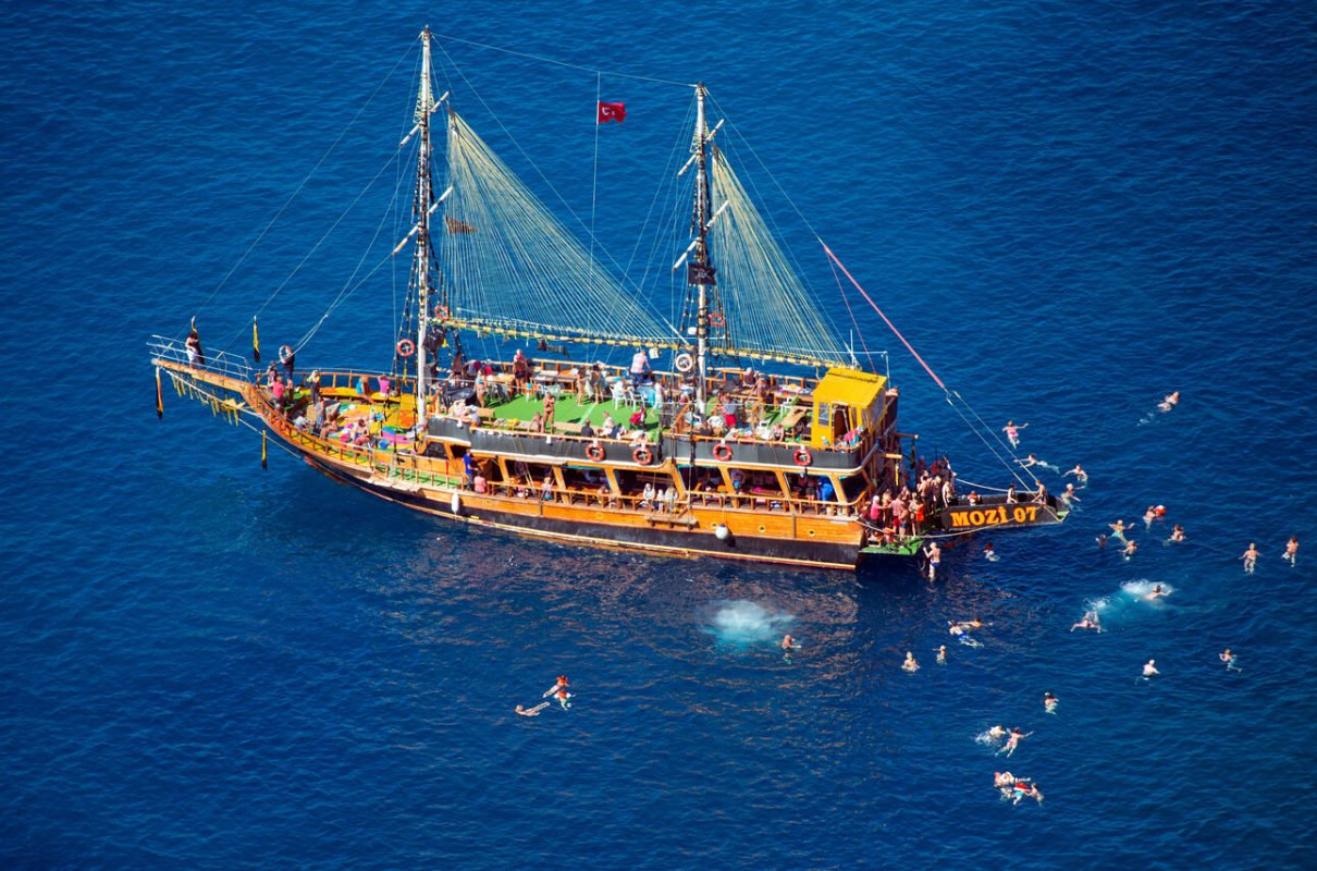 Alanya Family Relax Boat Activities