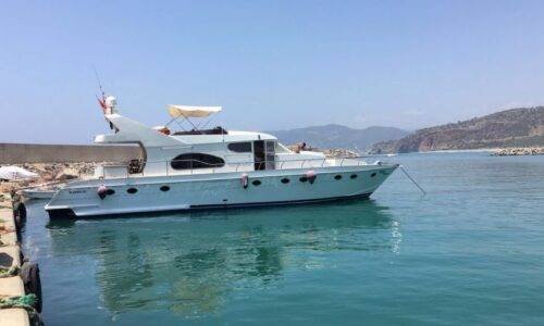 Gülbahçe Luxury Eftalia Yacht Rental